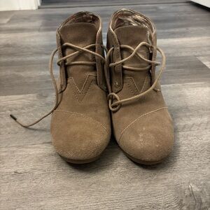 Toms Brown Lace Up Boots